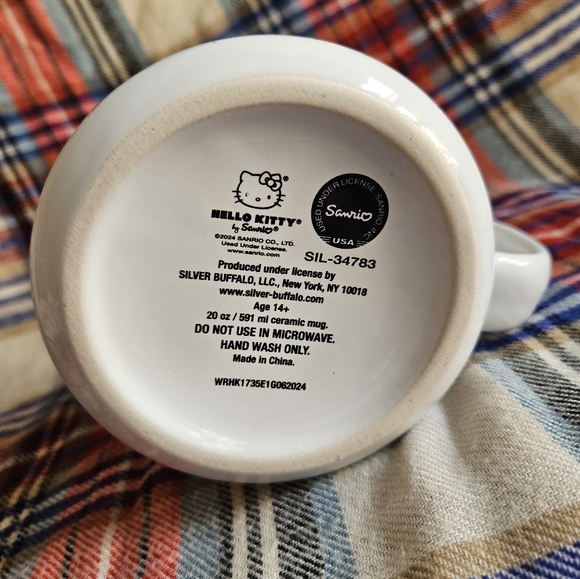 Hello Kitty (Sanrio) Fall Pumpkin Mug - Picture 3 of 3